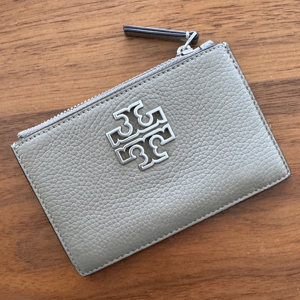 LIKE NEW Tory Burch Britten zip card case/wallet